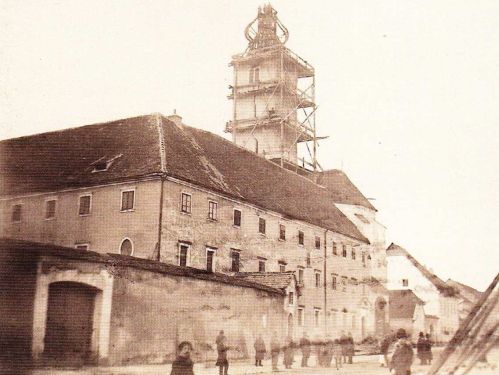 Crkva sv. Franje Asiškog, skidanje kape zvonika poslije potresa 1880 godine